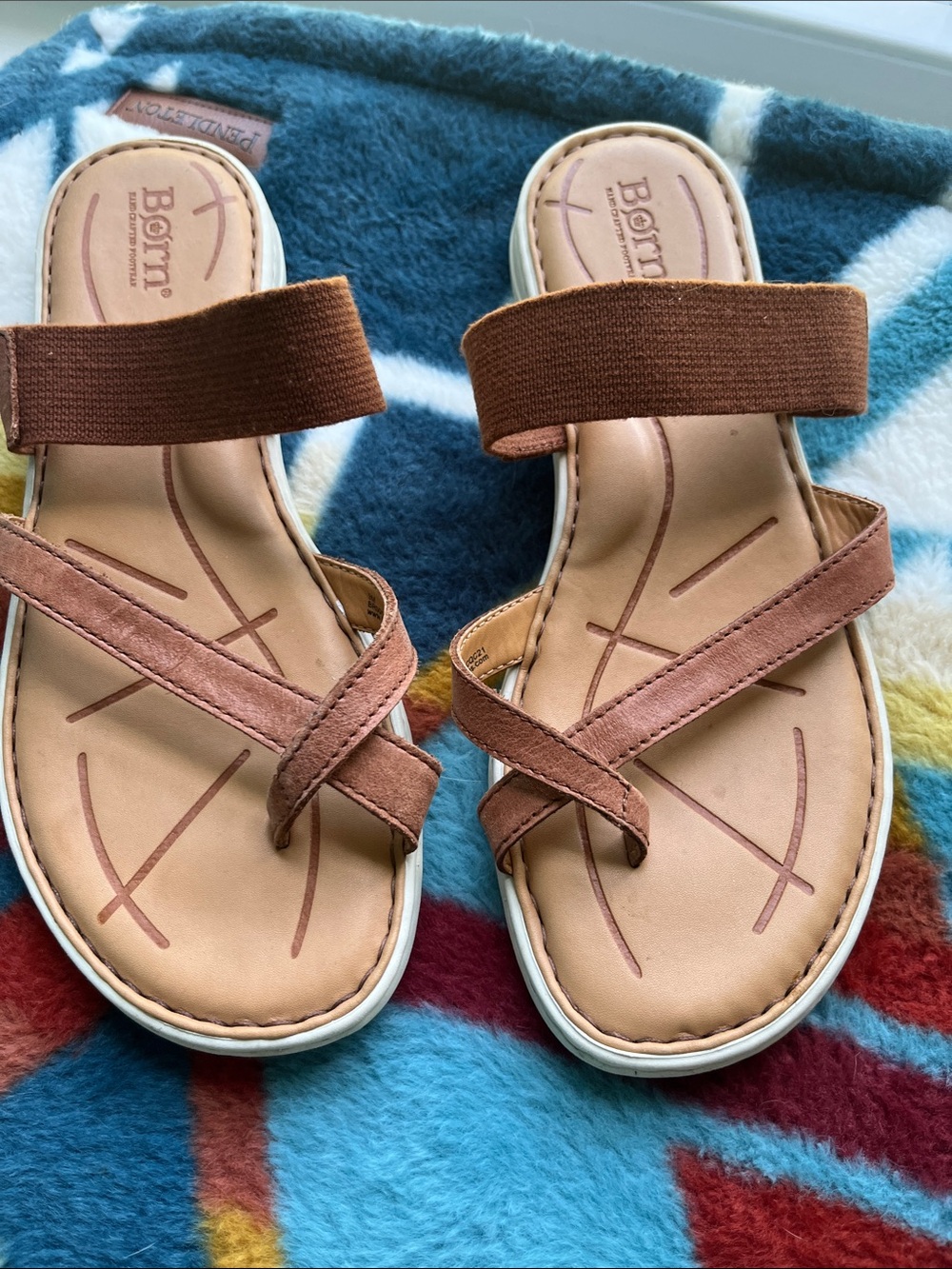 Born Women's Tan Brown Elastic-strap Slide Sandals - Picture 2 of 3